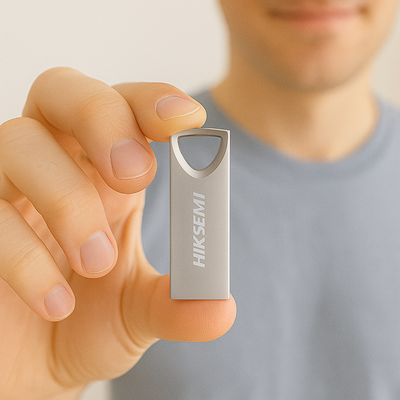 Hiksemi Classic 8GB USB 2.0 Flash Drive – Compact, Simple, Reliable